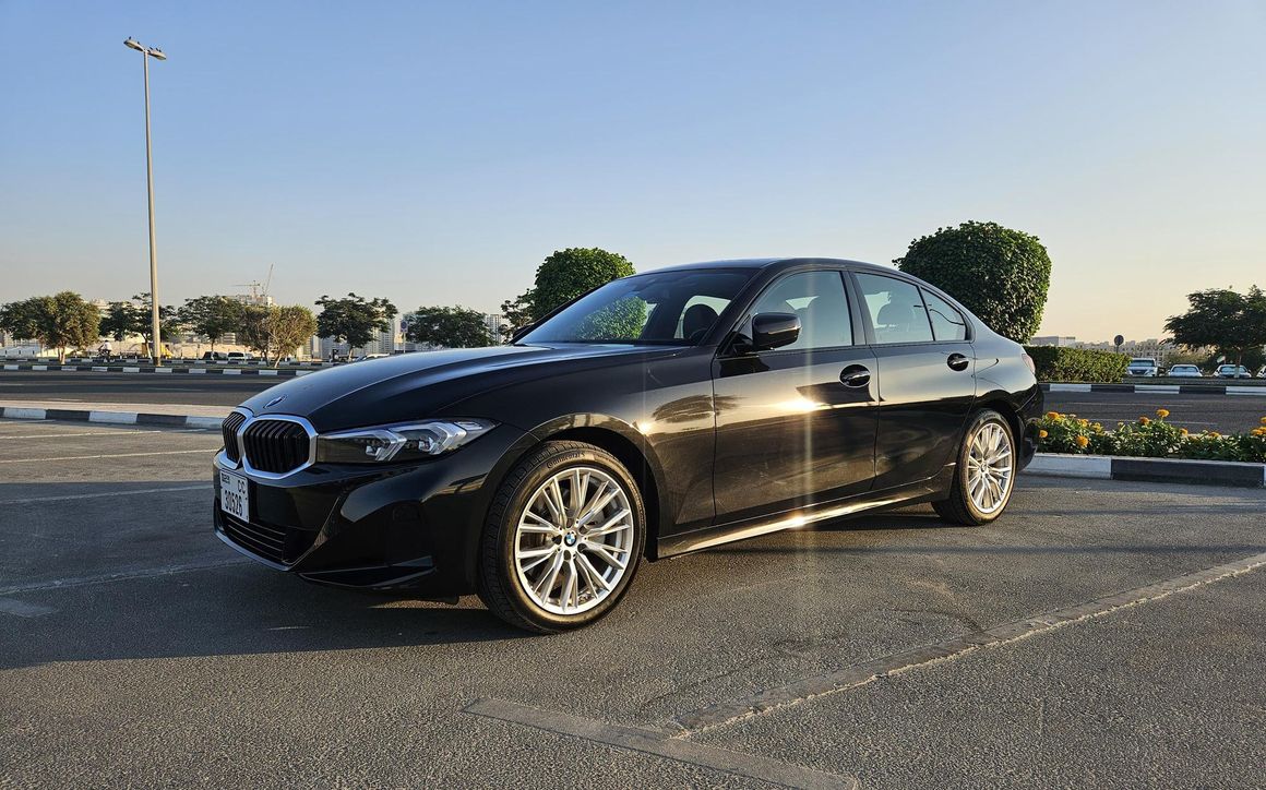 BMW 330i 2023 - image 1