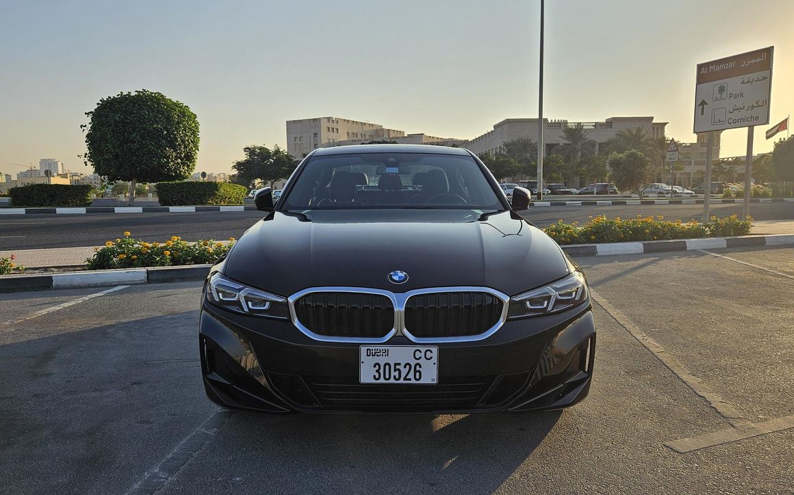 BMW 330i 2023 - image 3