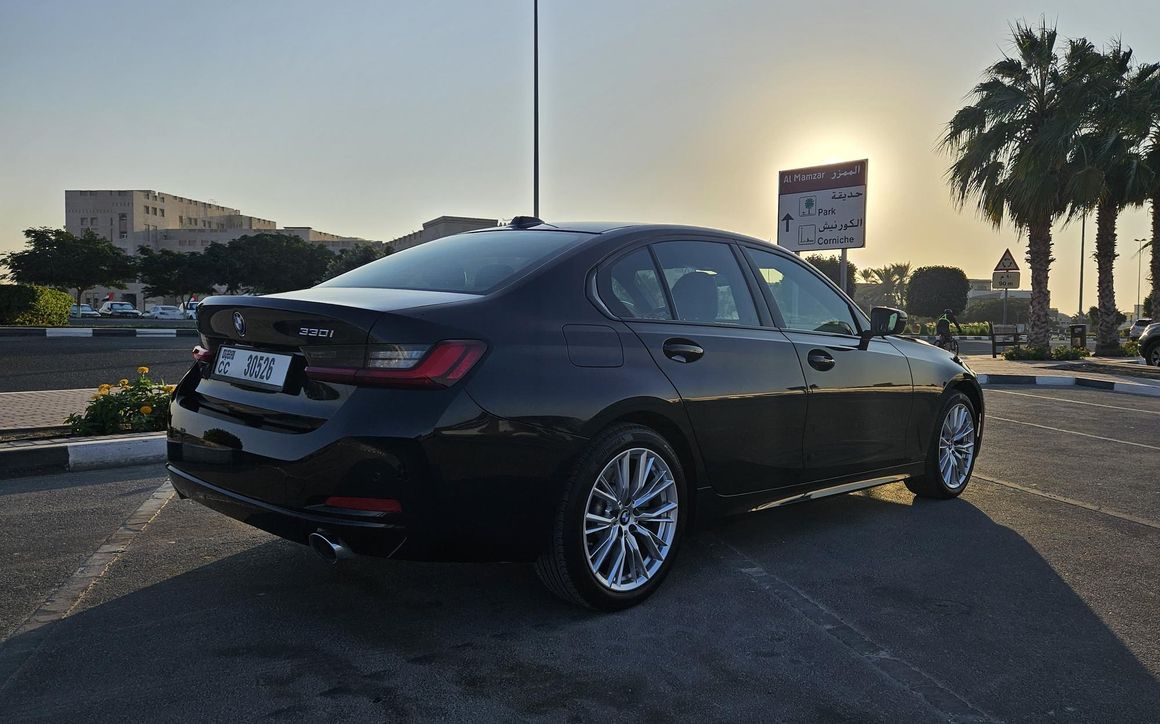 BMW 330i 2023 - image 6