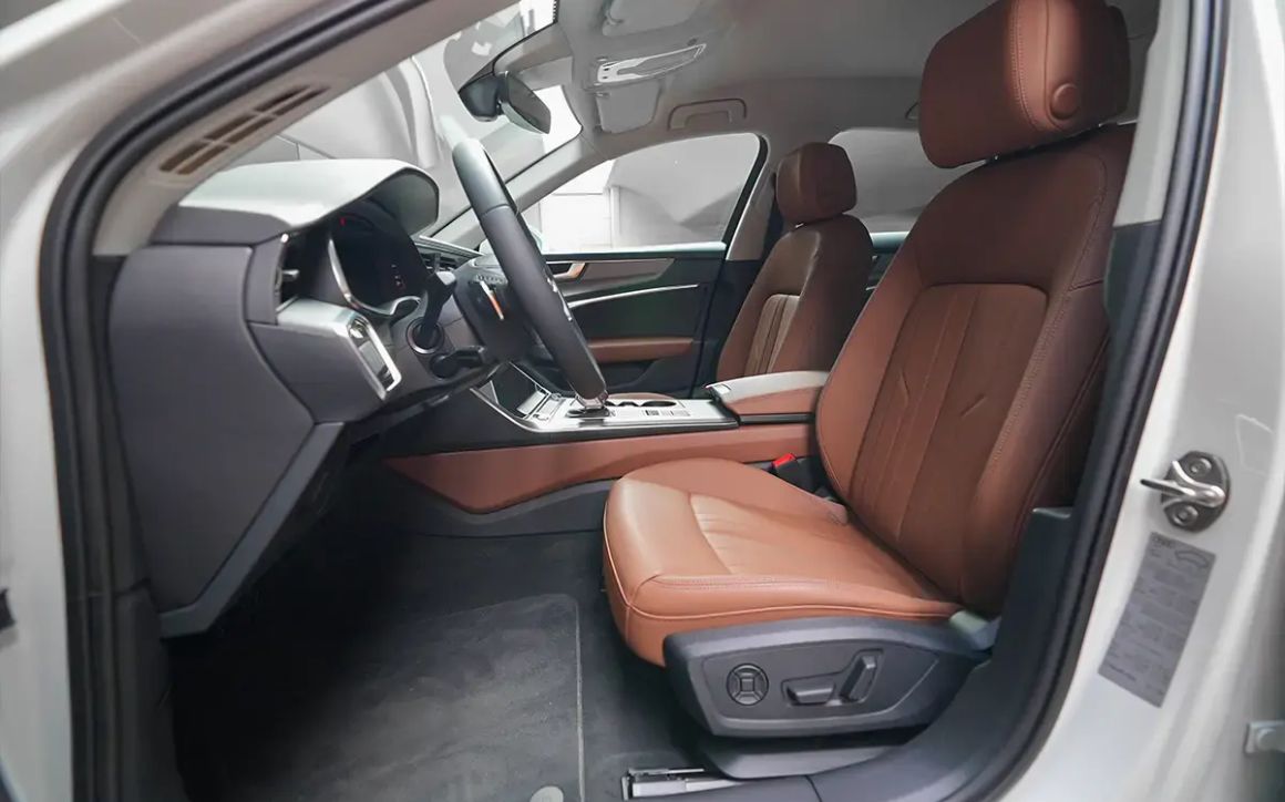 AUDI A6 - image 6
