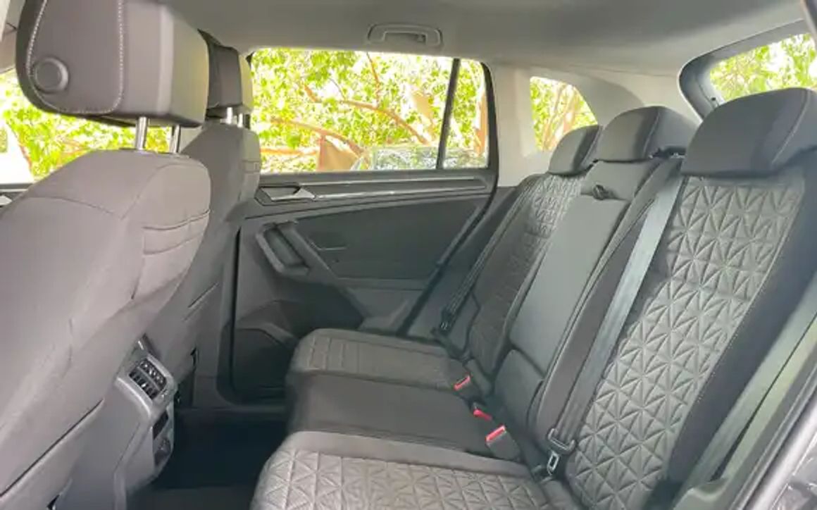 VOLKSWAGEN TIGUAN - image 9