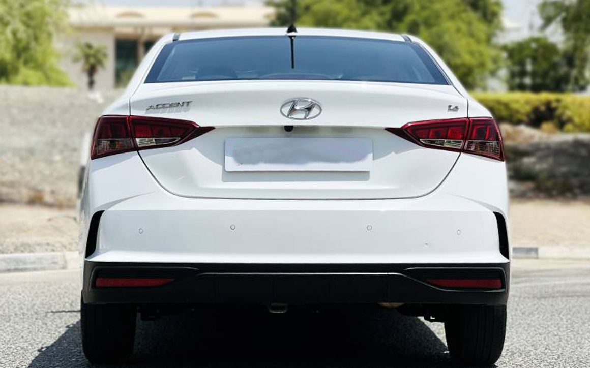 Hyundai Accent - image 5