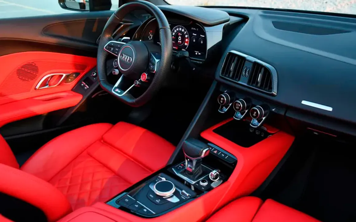 Audi Audi R8 - image 9