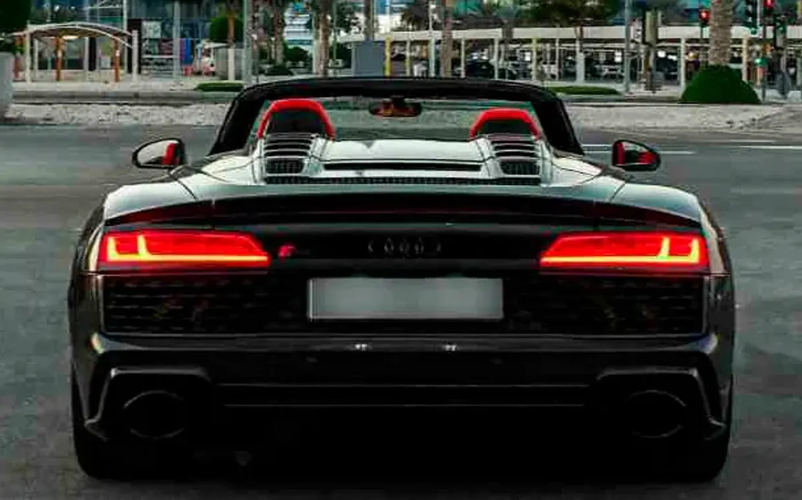 Audi Audi R8 - image 5