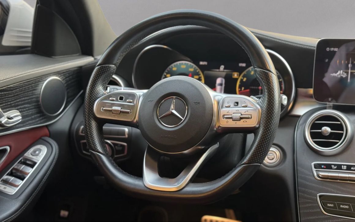 Mercedes-Benz C200 - image 7