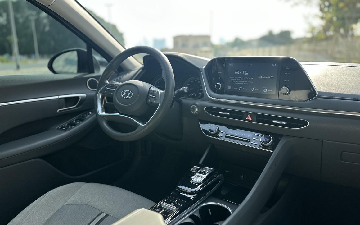 Hyundai Sonata - image 13