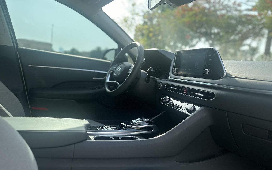 Hyundai Sonata - image 14