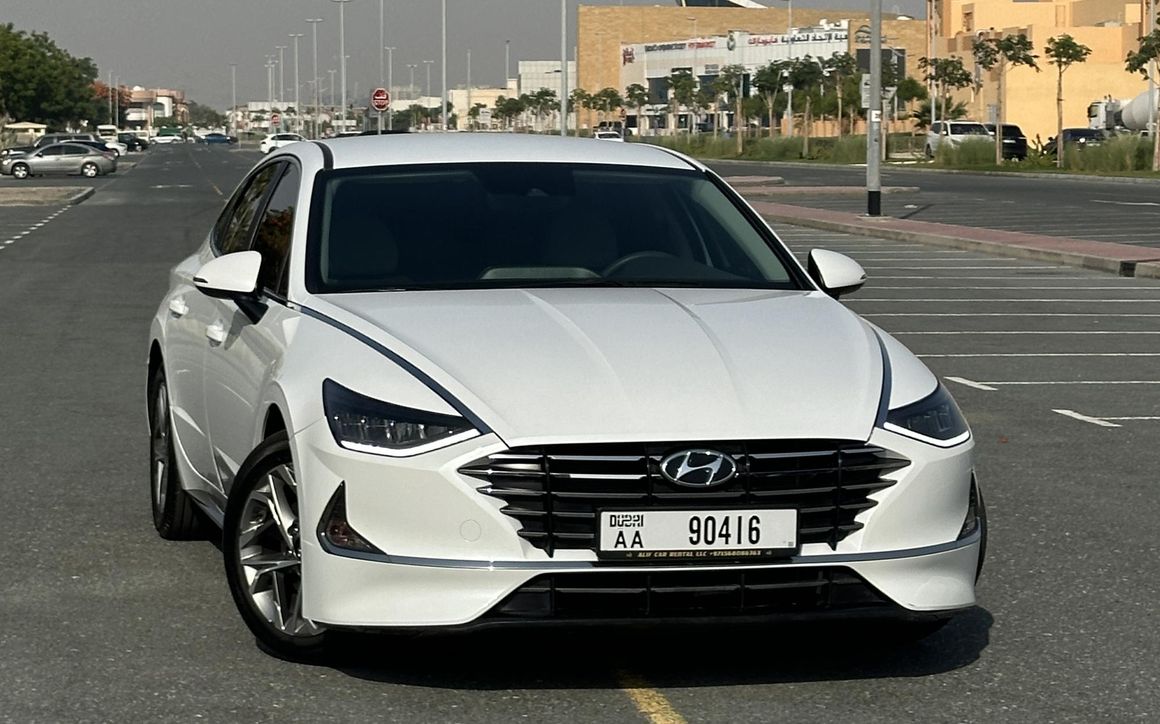 Hyundai Sonata - image 4
