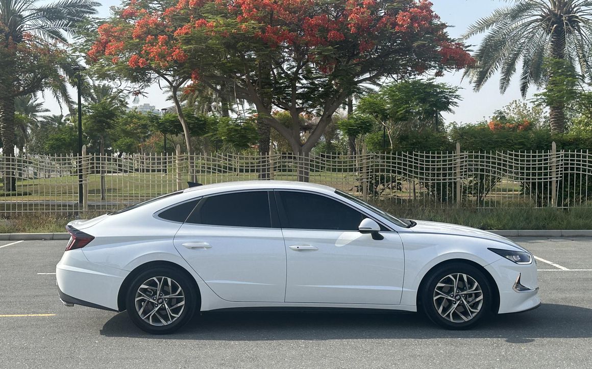 Hyundai Sonata - image 5