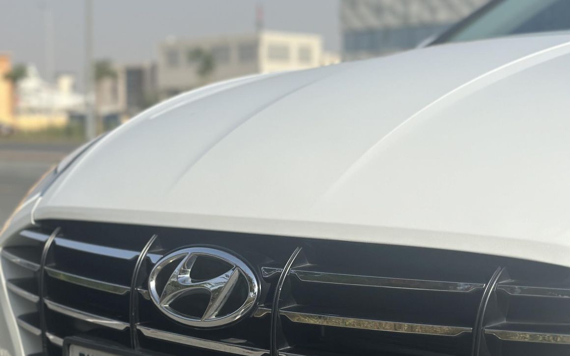 Hyundai Sonata - image 12