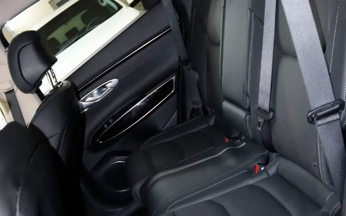 Genesis GV70 - image 4