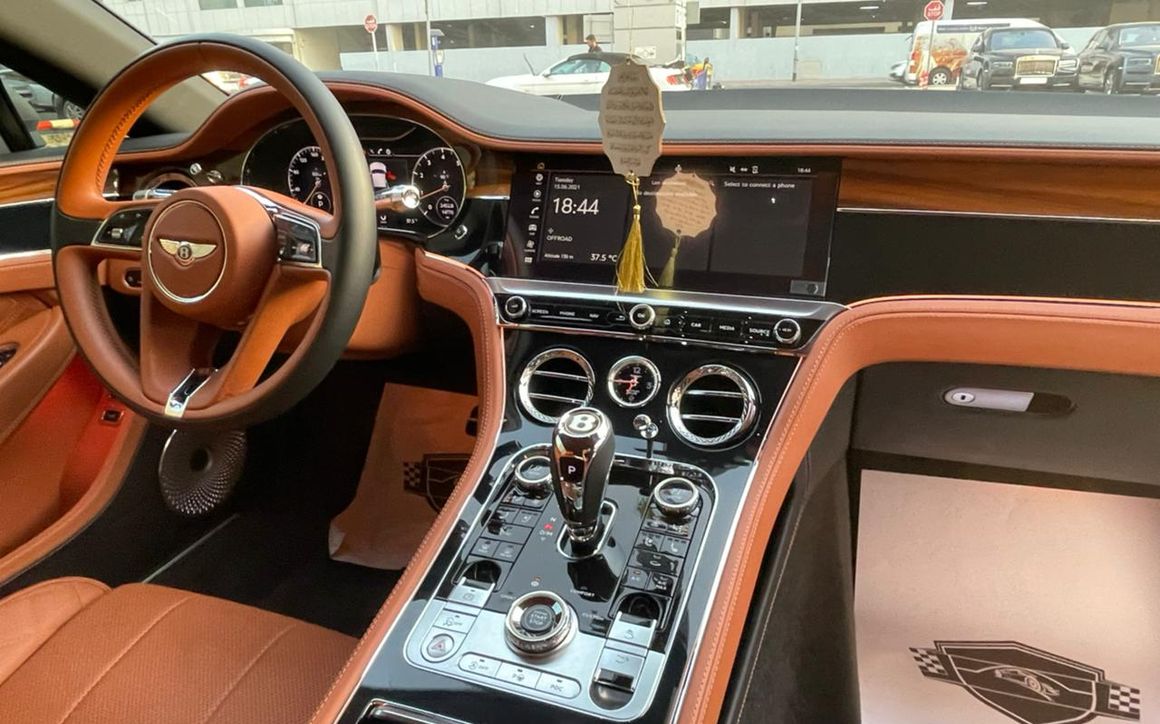 BENTLEY GT - image 7
