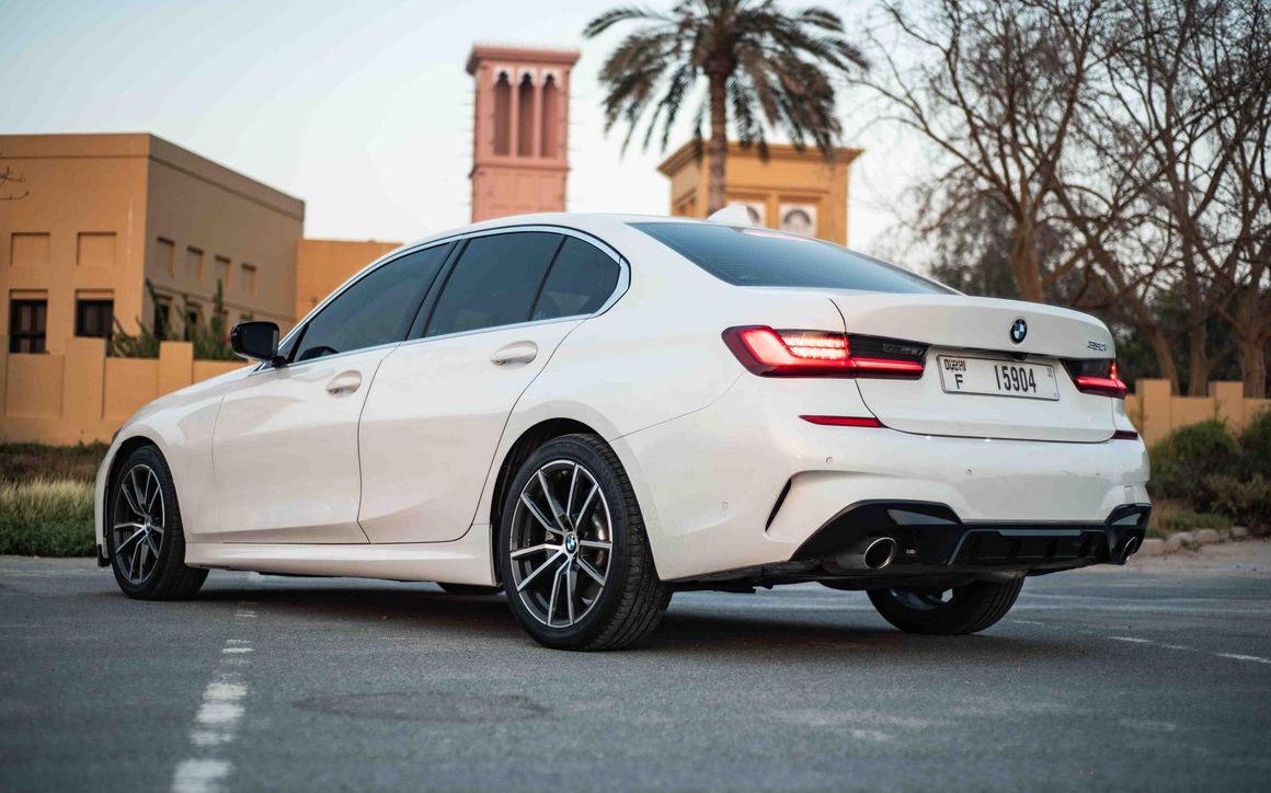BMW 330I - image 5
