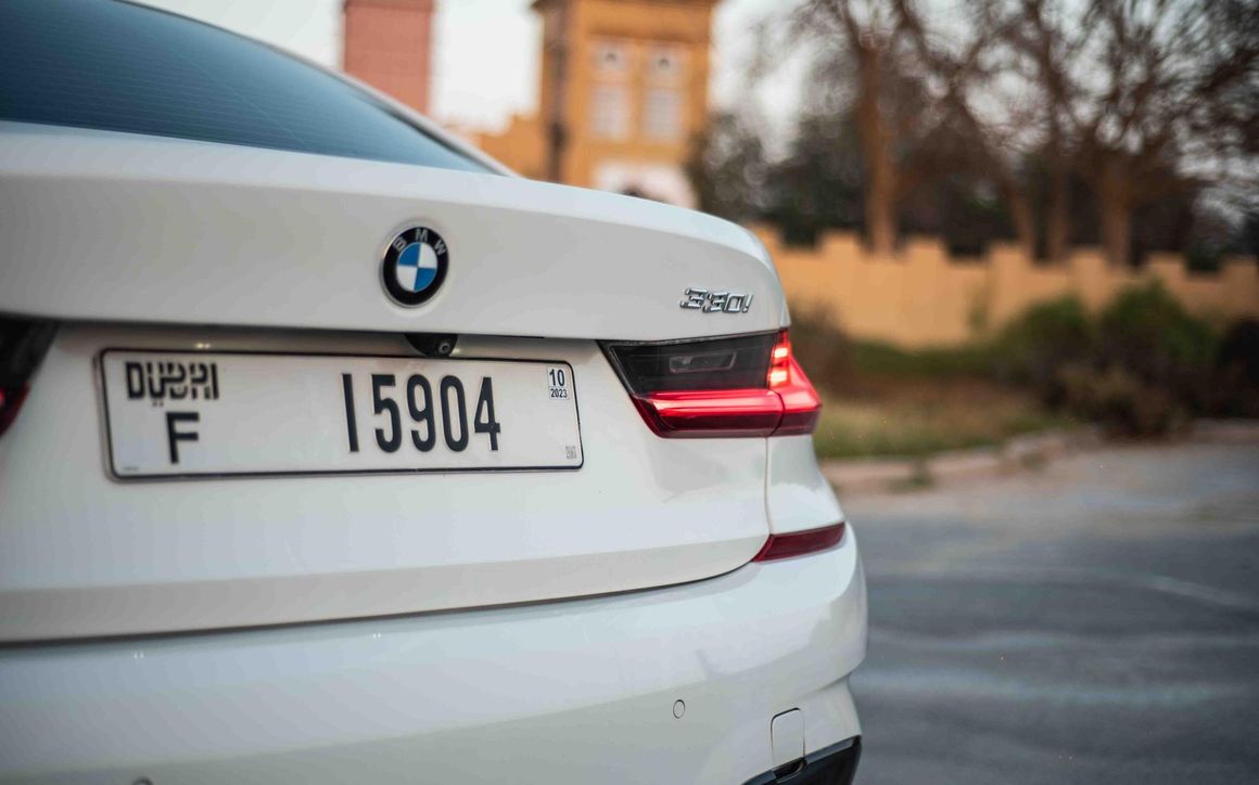 BMW 330I - image 10