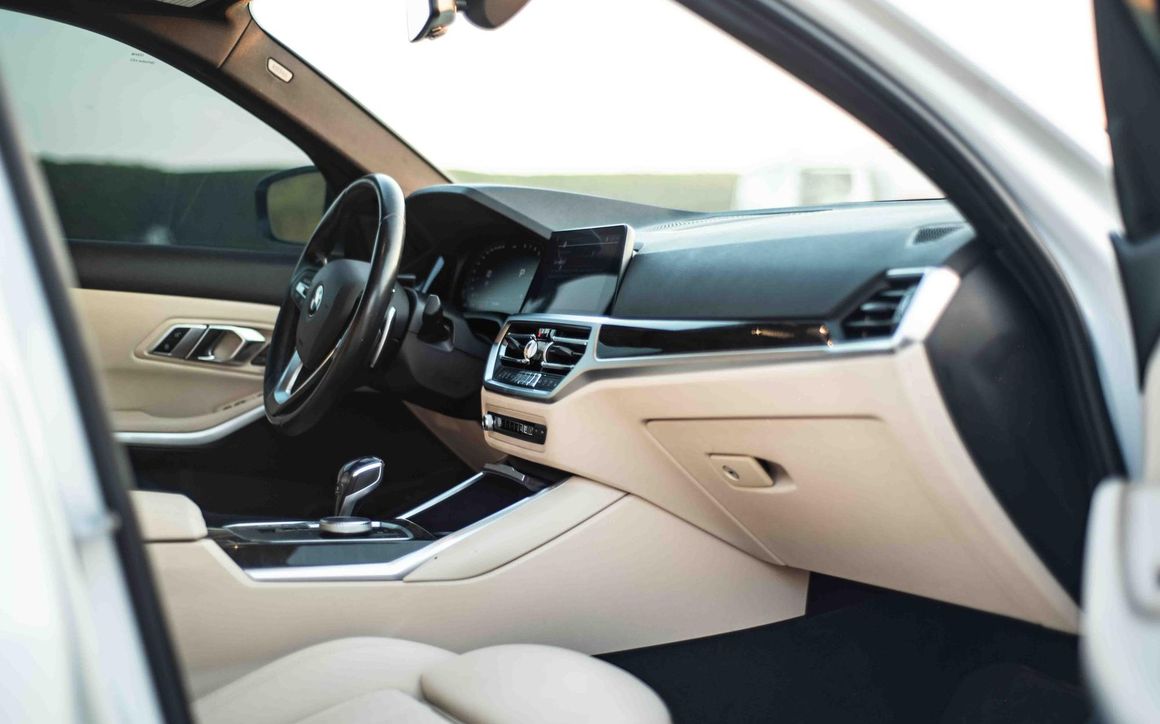 BMW 330I - image 12