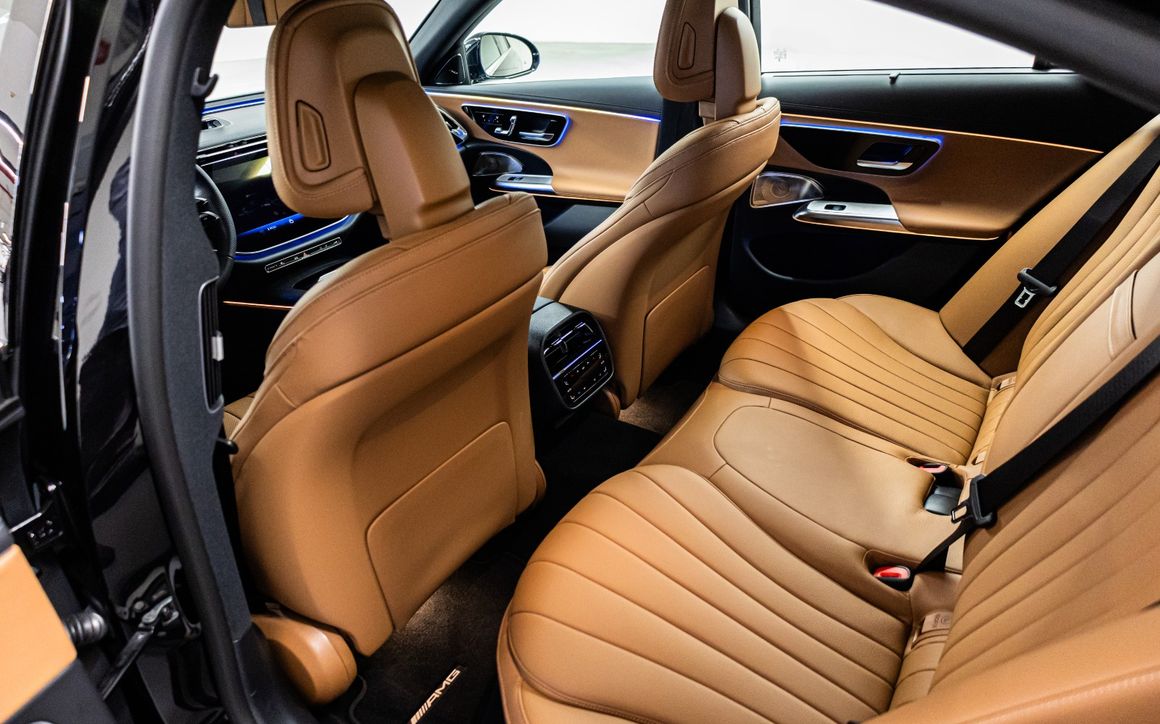 Mercedes E 300 - image 12