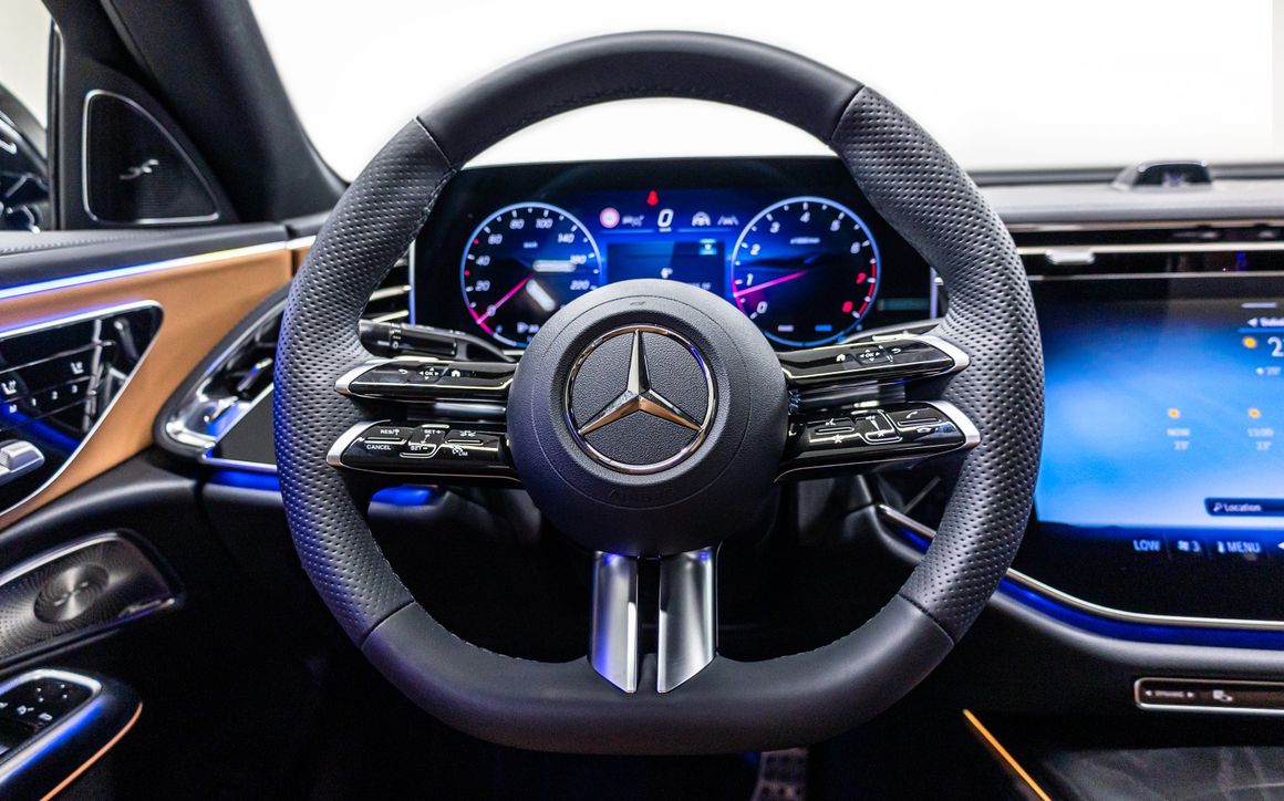 Mercedes E 300 - image 7