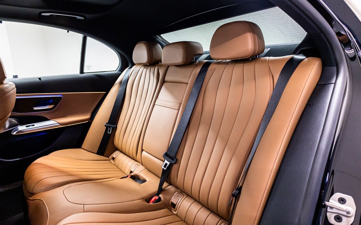 Mercedes E 300 - image 11