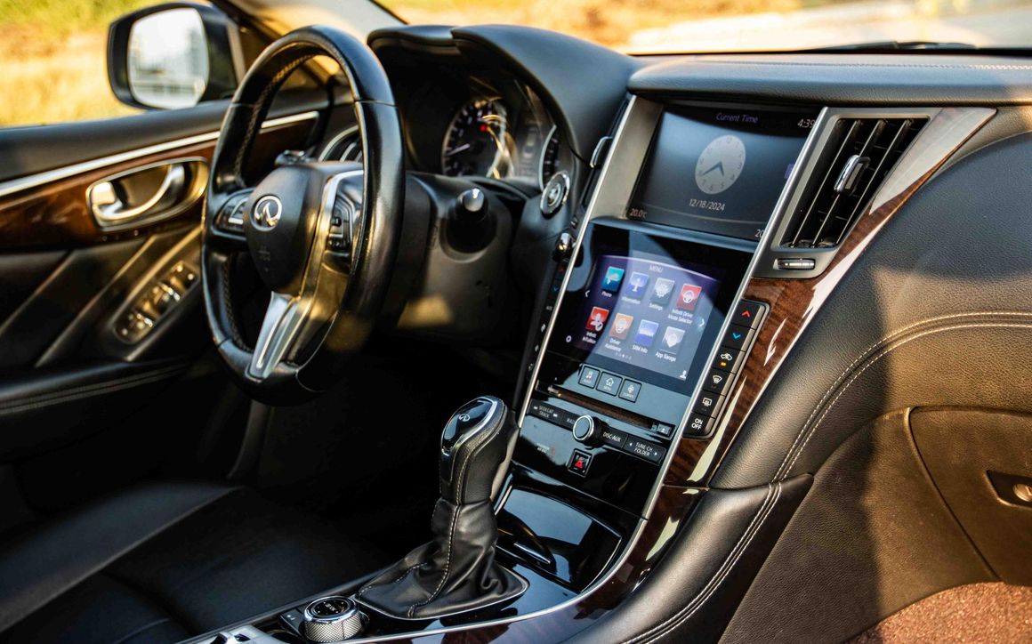 INFINITI Q50 - image 10