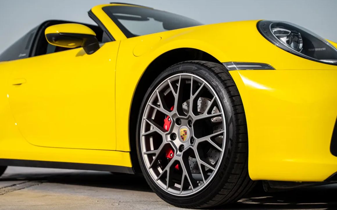 PORSCHE 911 TARGA 4S - image 7