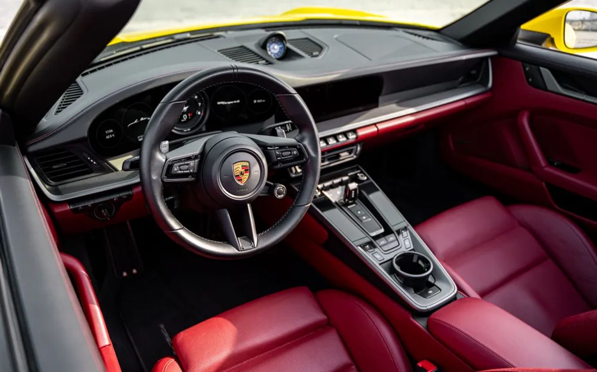 PORSCHE 911 TARGA 4S - image 12