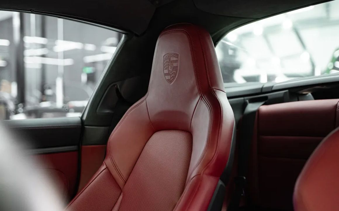 PORSCHE 911 TARGA 4S - image 13