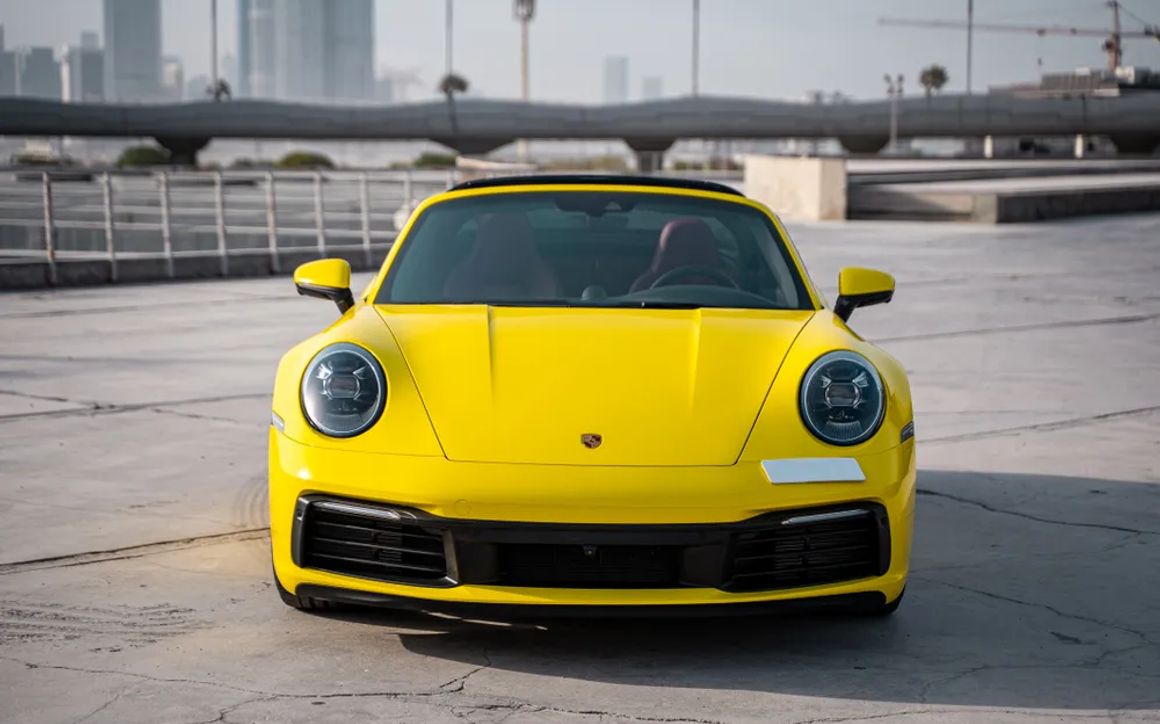 PORSCHE 911 TARGA 4S - image 2