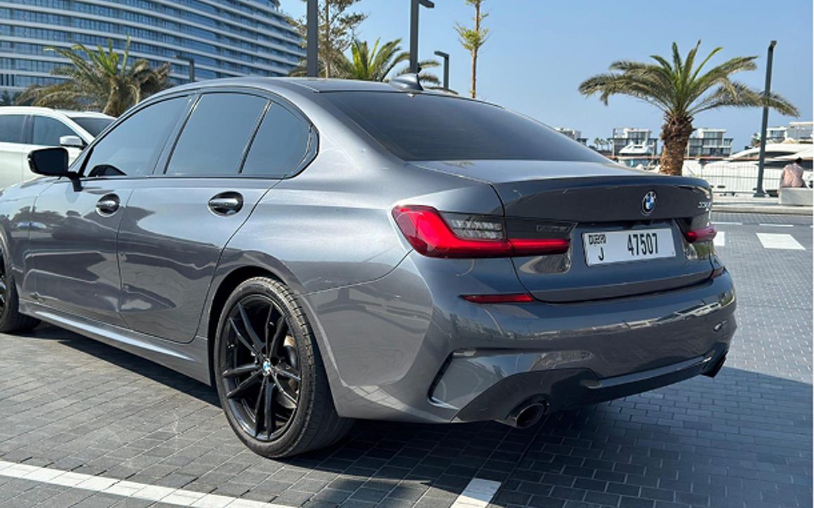 BMW 330 - image 4