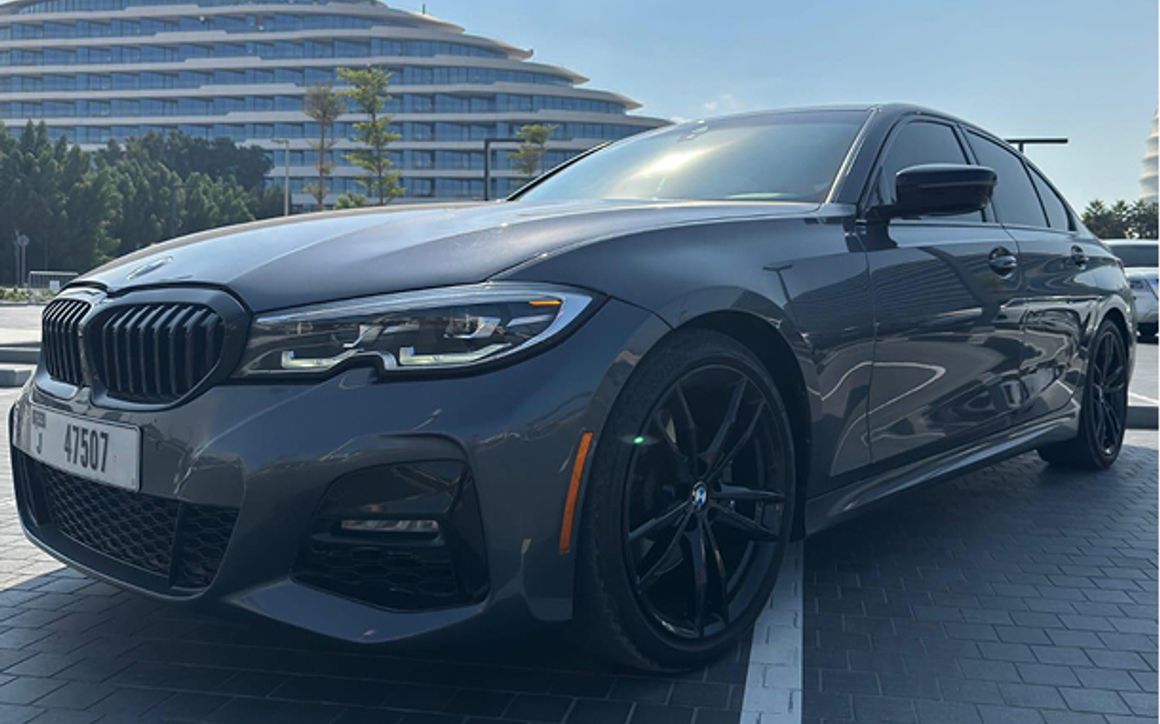 BMW 330 - image 1
