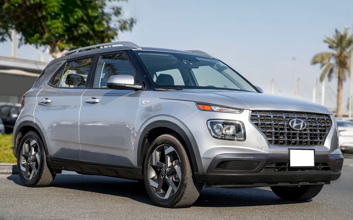 HYUNDAI VENUE - image 4