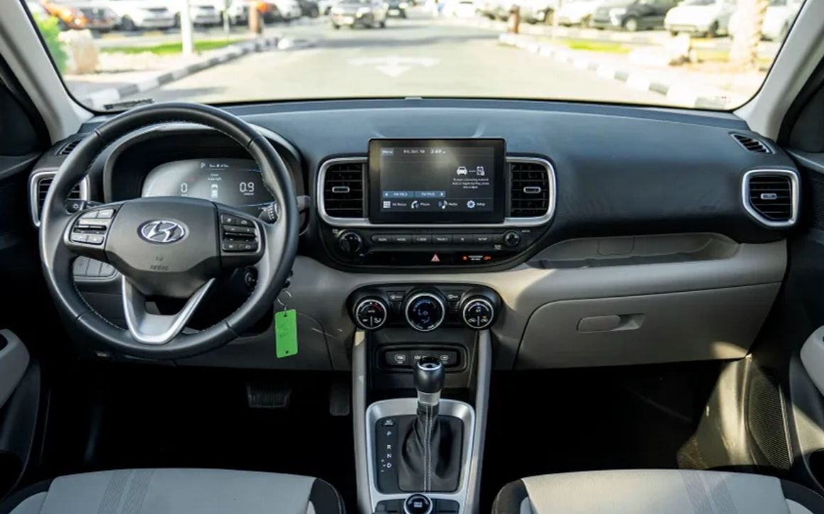 HYUNDAI VENUE - image 9