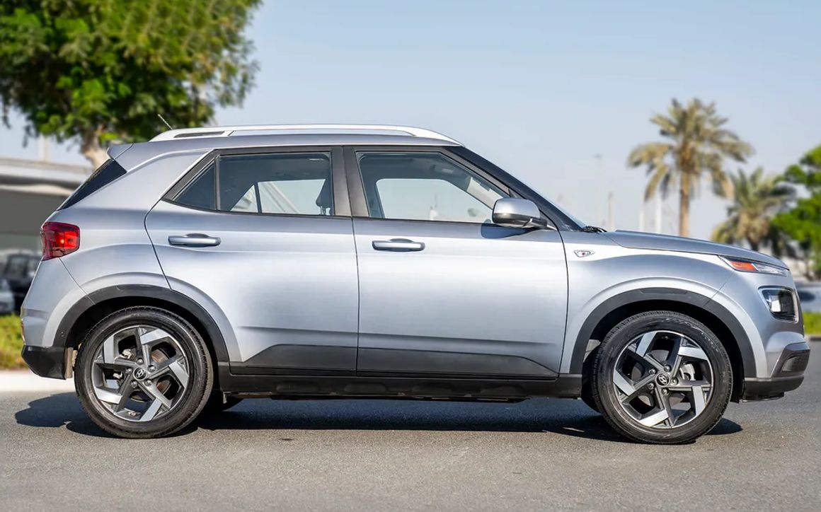 HYUNDAI VENUE - image 5