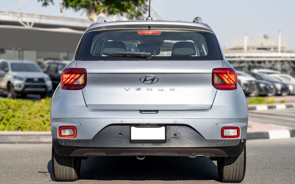 HYUNDAI VENUE - image 7