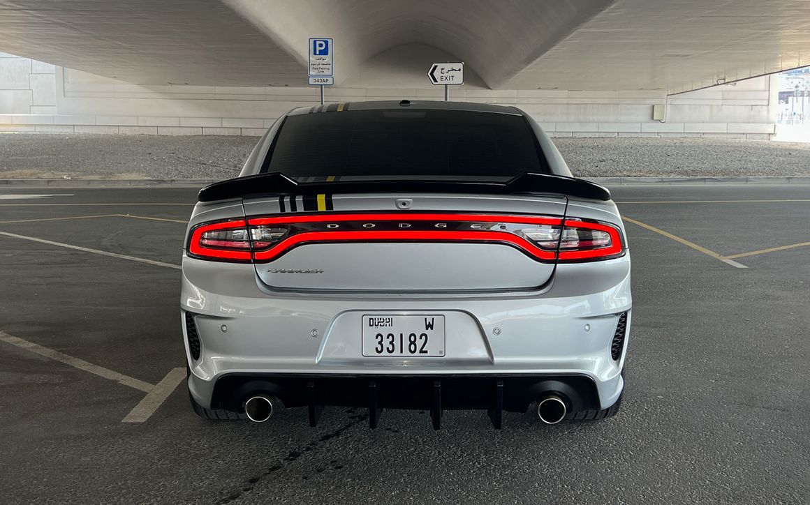 Dodge Charger - image 7