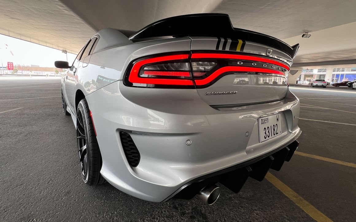 Dodge Charger - image 6