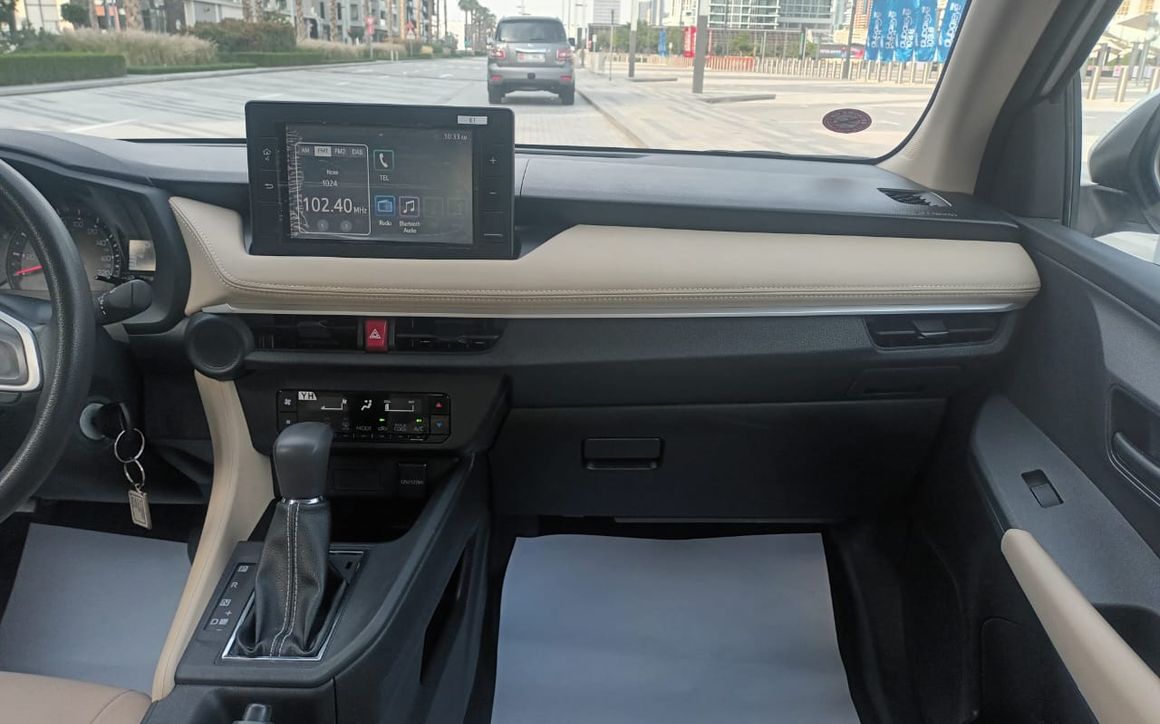 Toyota Yaris - image 10