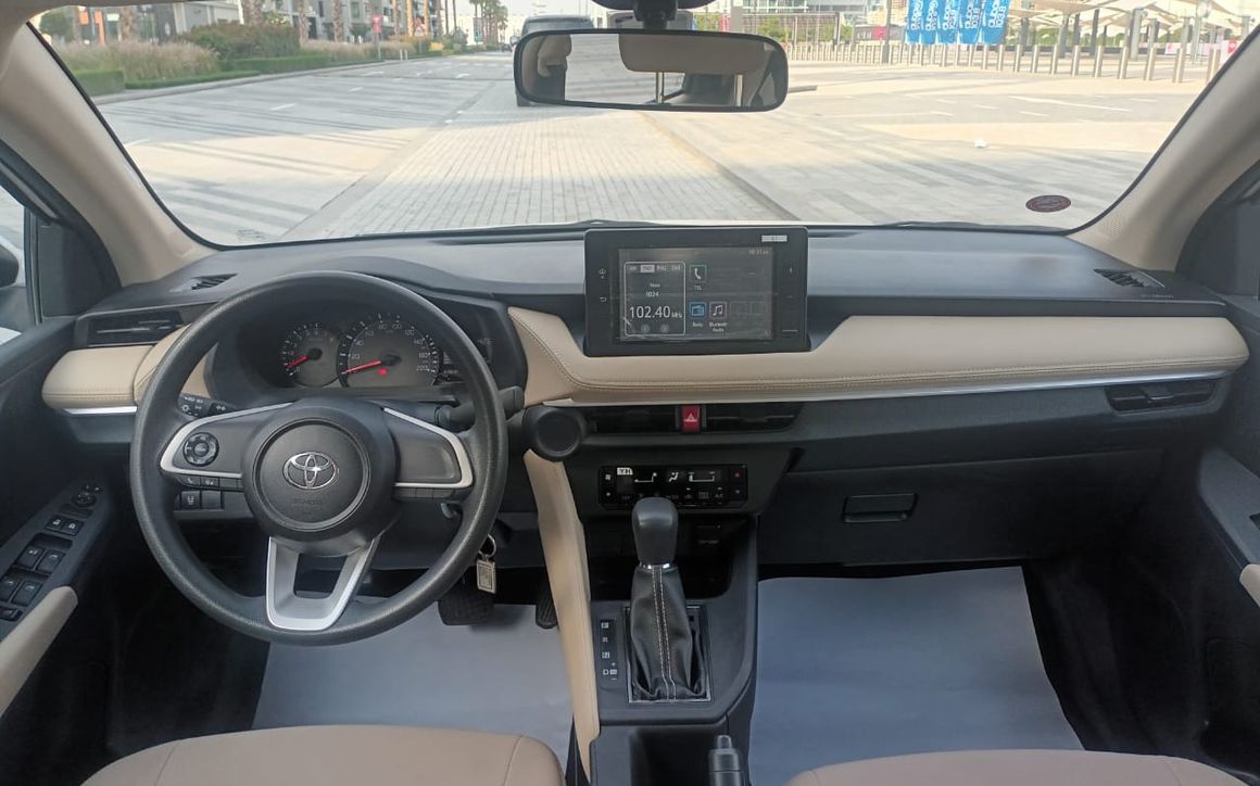 Toyota Yaris - image 9