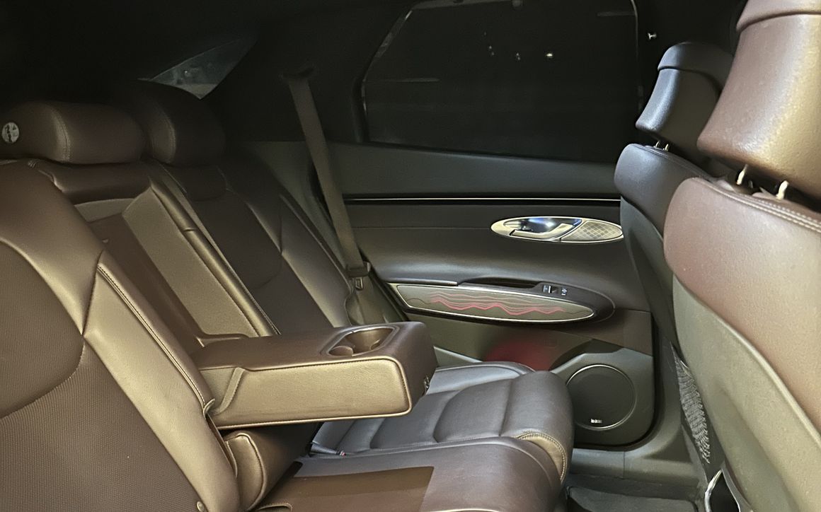 Genesis GV 70 - image 14