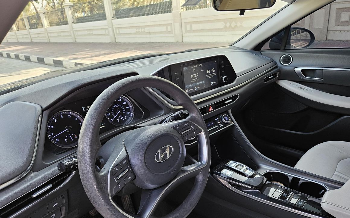 Hyundai Sonata - image 8