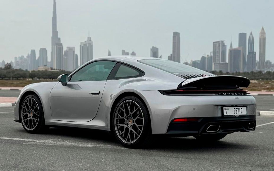 PORSCHE 911 COUPE - image 2