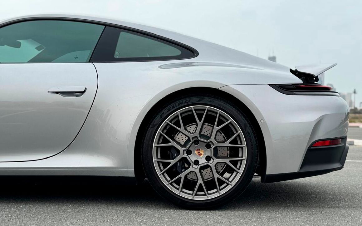 PORSCHE 911 COUPE - image 5