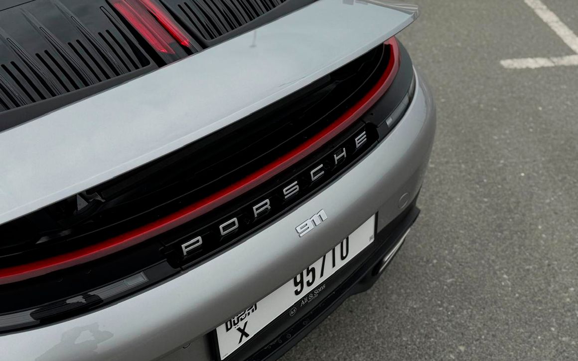 PORSCHE 911 COUPE - image 6