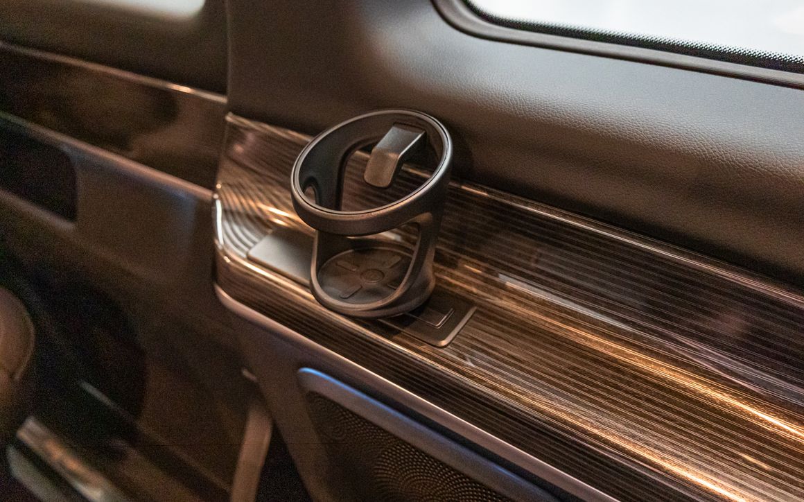 MERCEDES BENZ V250 - 2022 - image 16