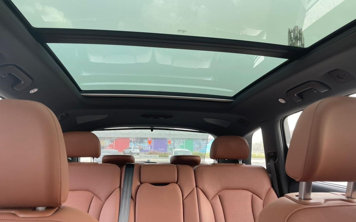 AUDI Q7 - image 13