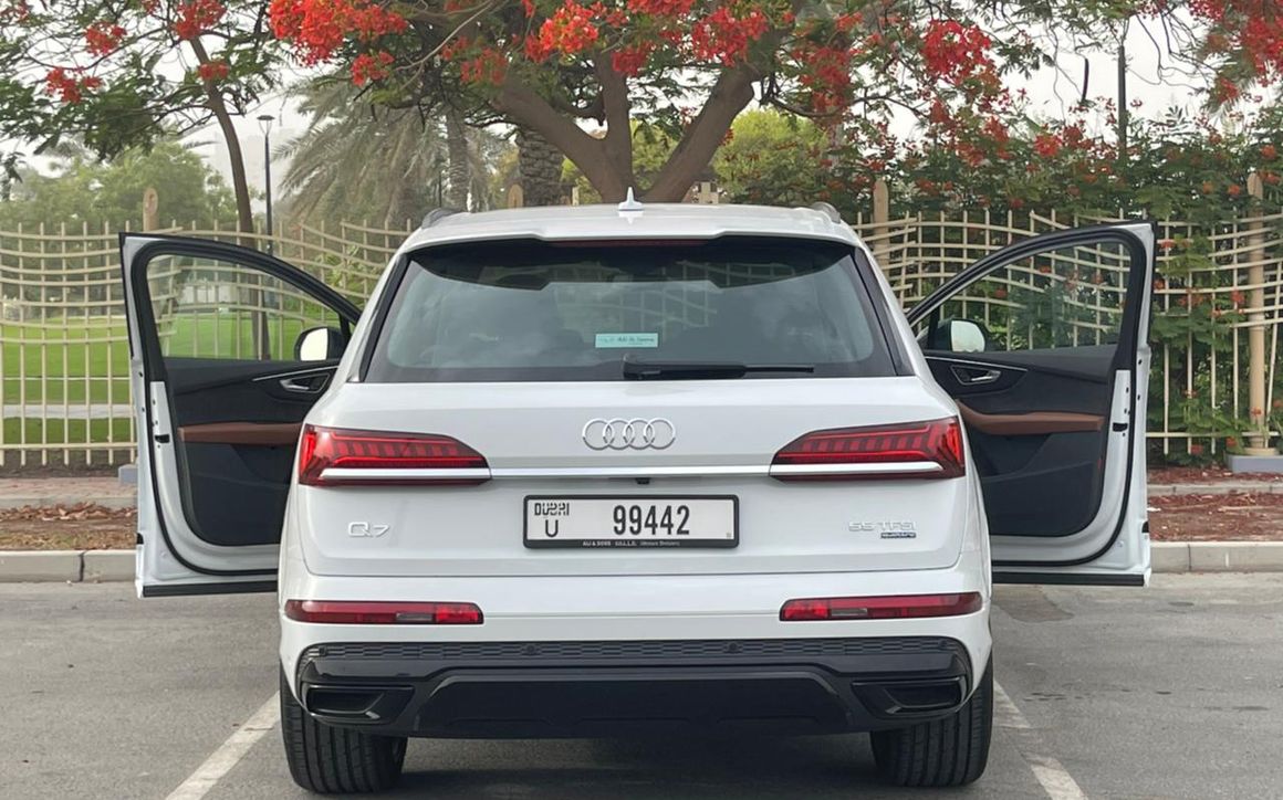 AUDI Q7 - image 9