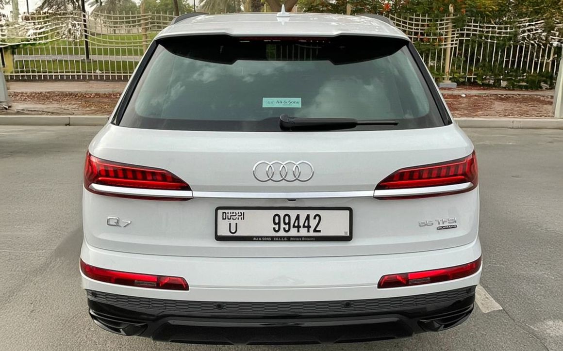 AUDI Q7 - image 6