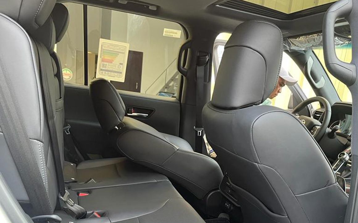 TOYOTA Land Cruiser - image 6