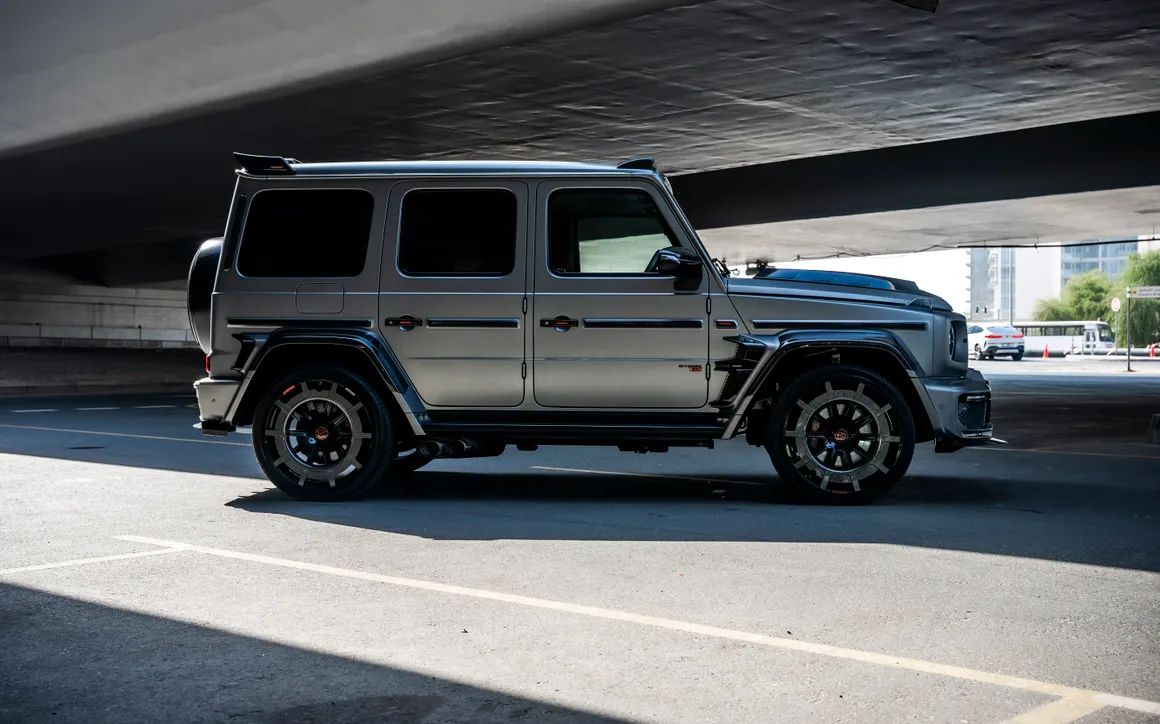 Mercedes G800 Brabus Kit - image 4