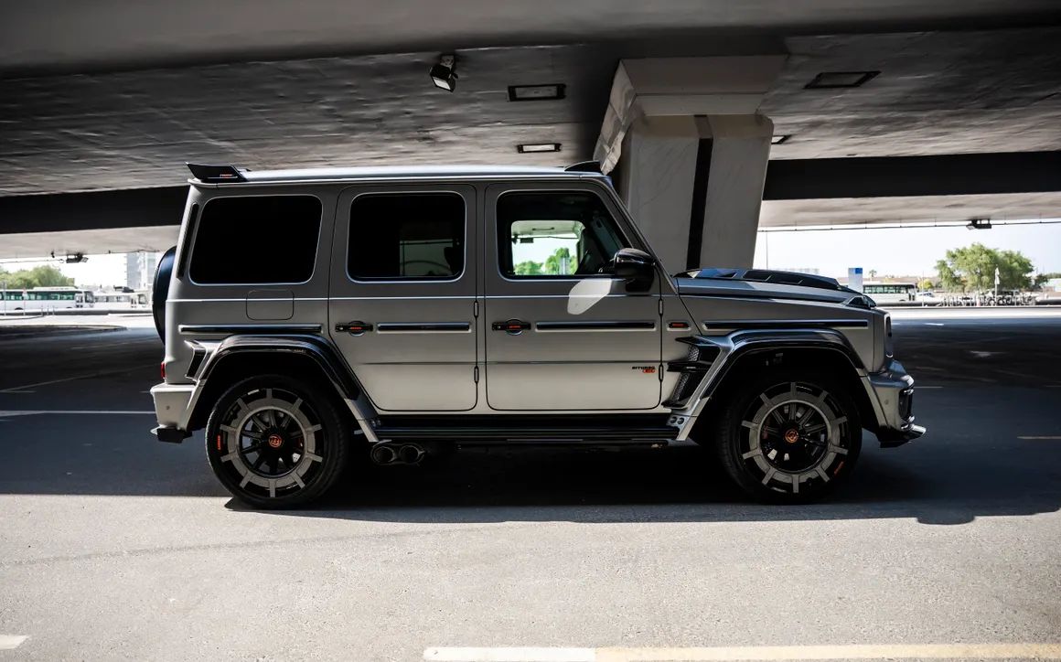 Mercedes G800 Brabus Kit - image 2