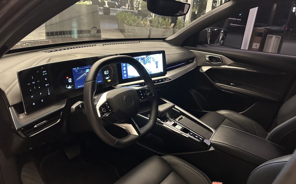 MG ONE - image 12